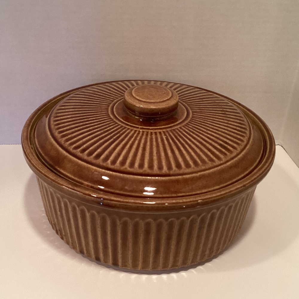 Vintage USA Stoneware Covered Casserole Dish with Ribbed Sides